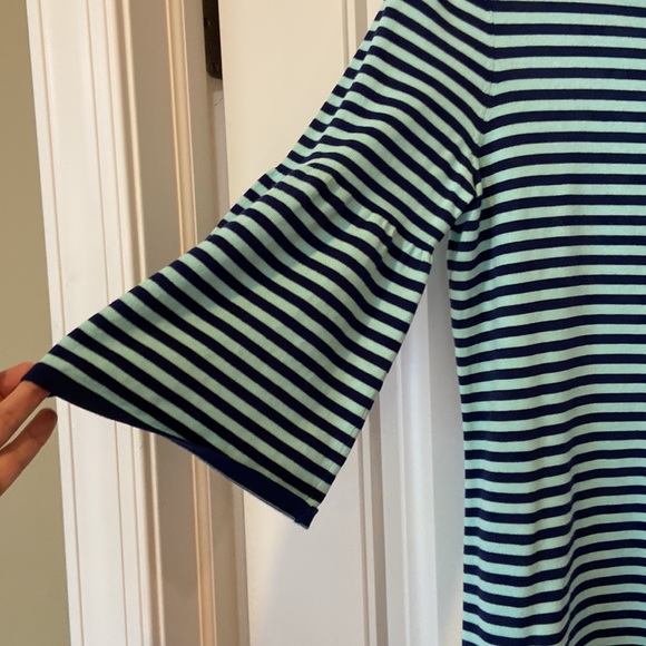 Sail to Sable medium dress with bell sleeves. - Picture 3 of 5